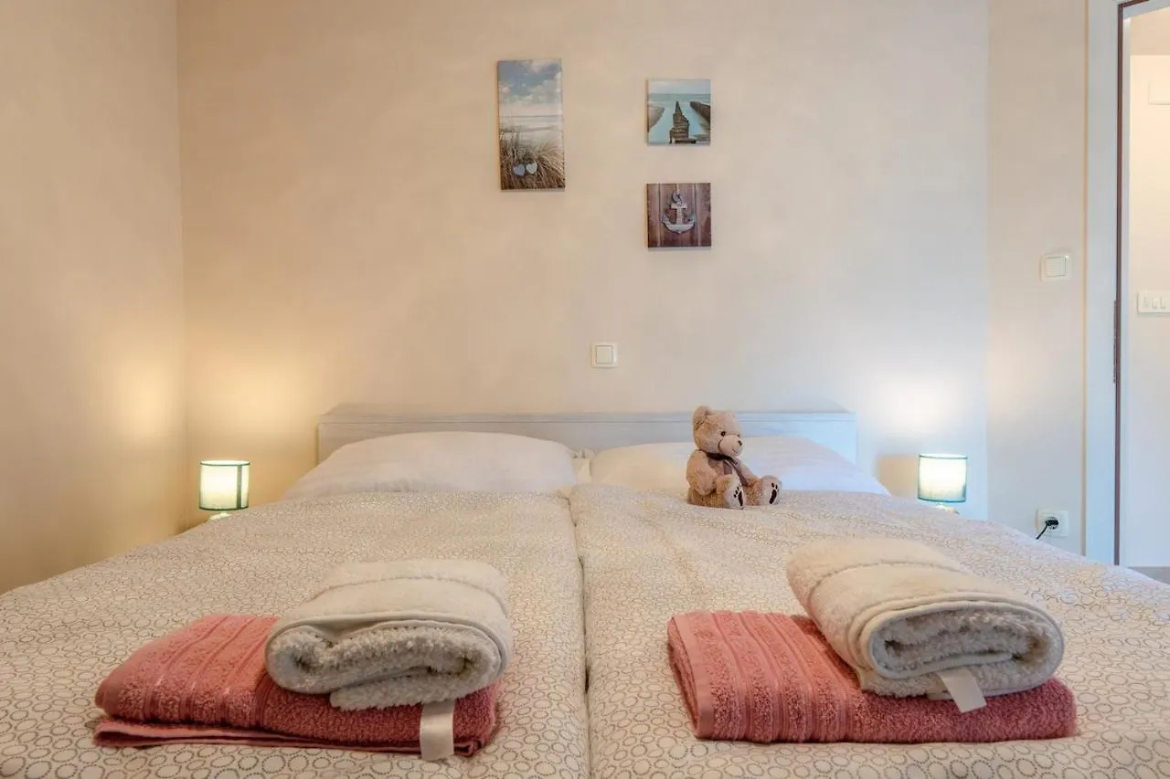 Apartments Sum Mora