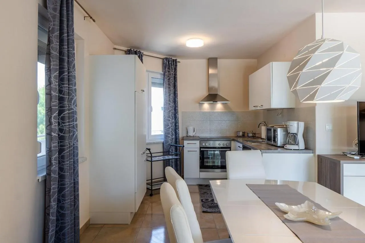 Apartments Sum Mora Vir