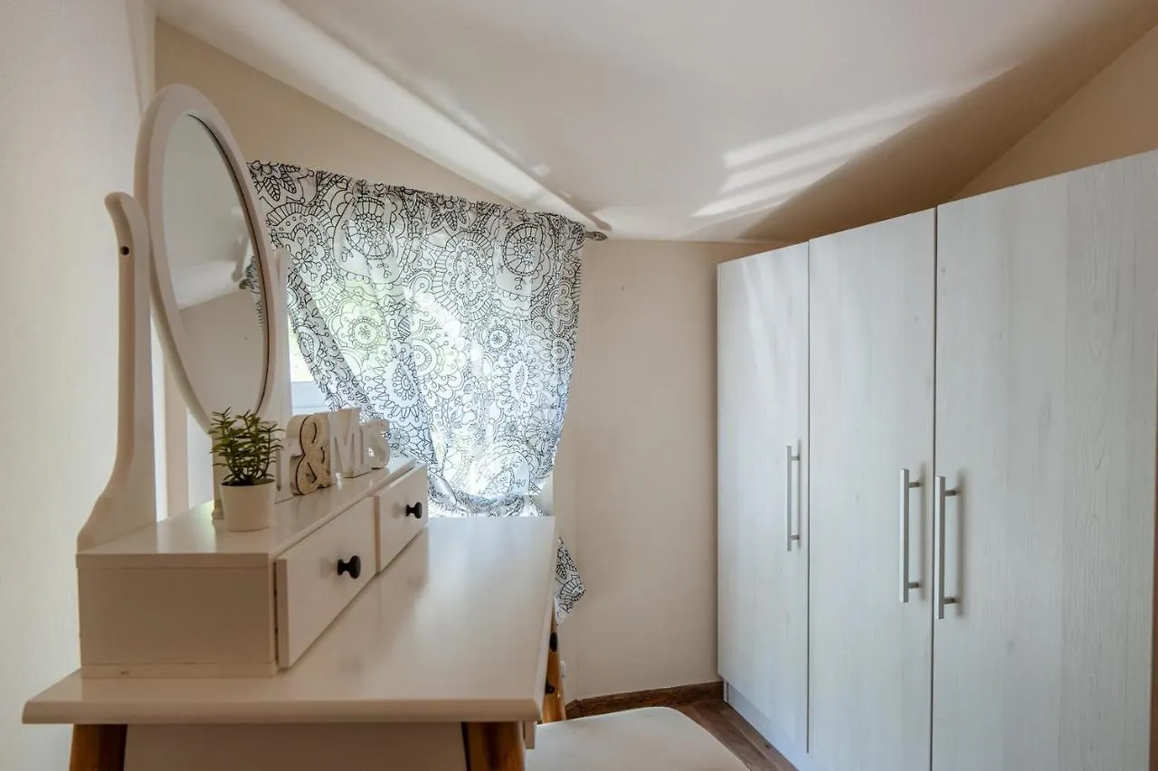 Apartments Sum Mora Vir Croatia