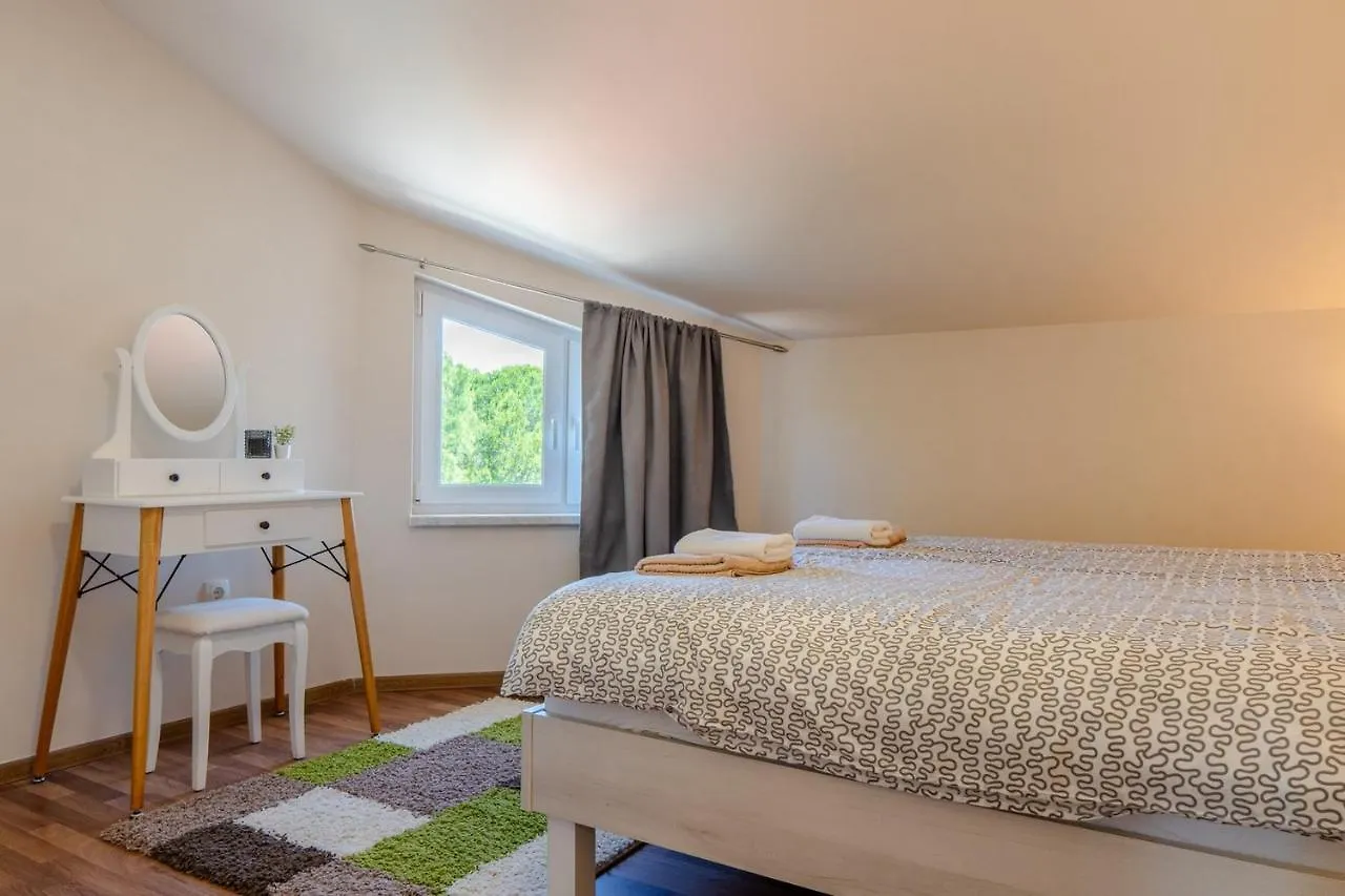 Apartments Sum Mora Vir